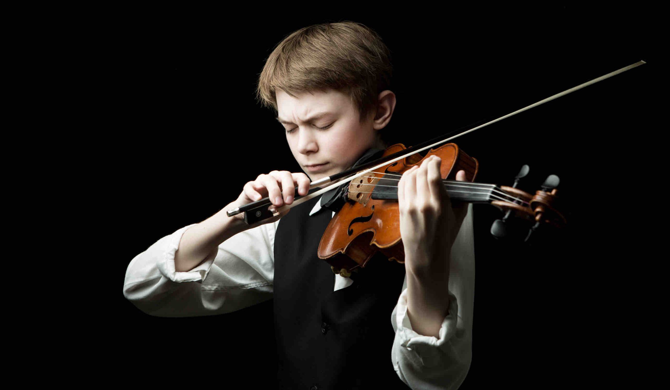 Edward-Walton-violon-scaled-1
